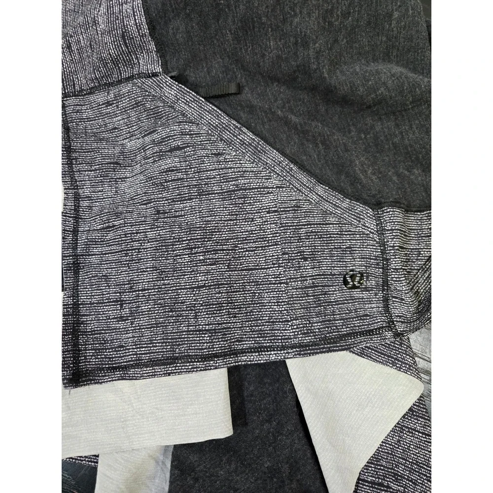Lululemon Vinyasa Scarf Heathered Grey White Snap Wrap Infinity Pocket OS